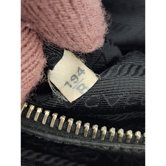 Authentic Prada Nylon and Saffiano Patent Leather Promenade Bag Black - Picture 4 of 13